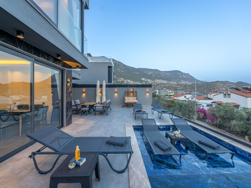  gece  -  Kasım
  | Kalkan’da 8 Kişilik Lüks Villa, Özel Isıtmalı Havuz ve Merkezi Konum